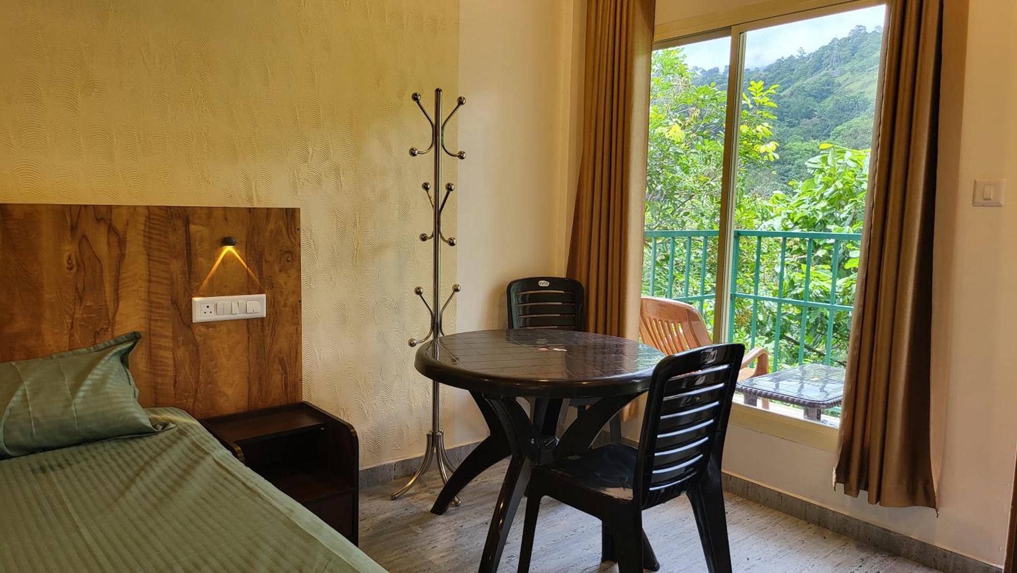 Green Cradle Munnar Exterior photo